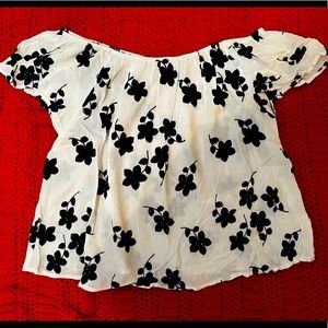 White/Black Flower Top